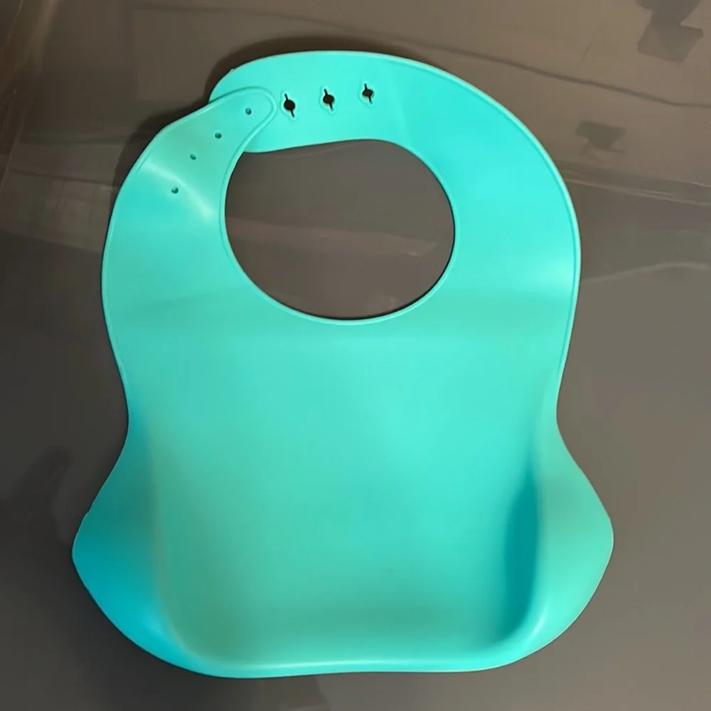 Silicone Bib Hangry baby feeding bib light green